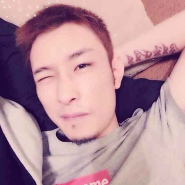 难得拥抱的第一张照片--廊坊相亲服务中心