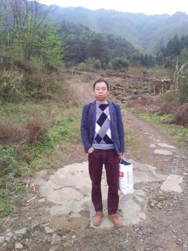 奋斗的第一张照片--廊坊相亲服务中心