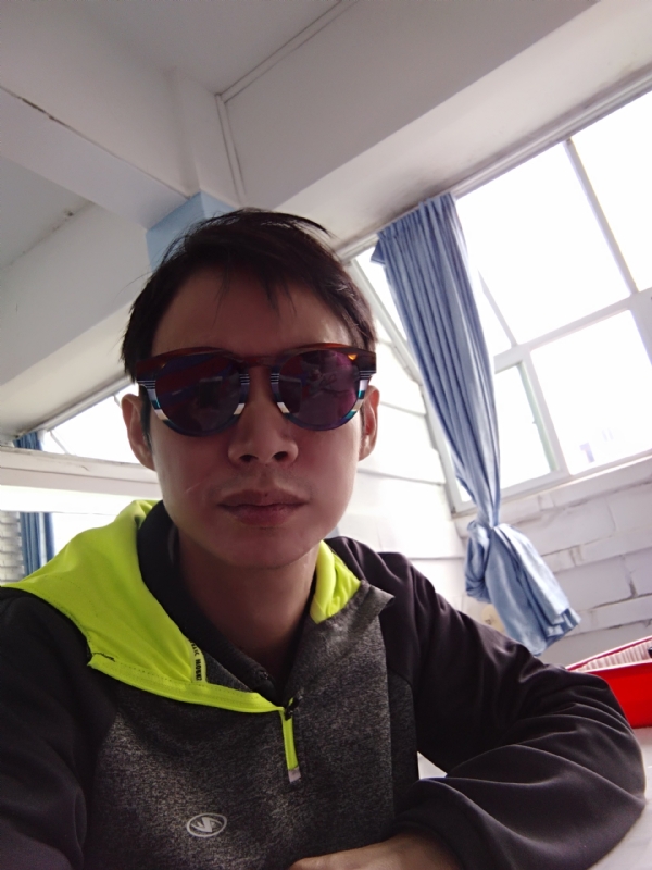 五华移民男的第一张照片--廊坊相亲服务中心