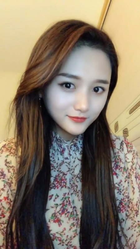 淡然一笑的第一张照片--廊坊相亲服务中心