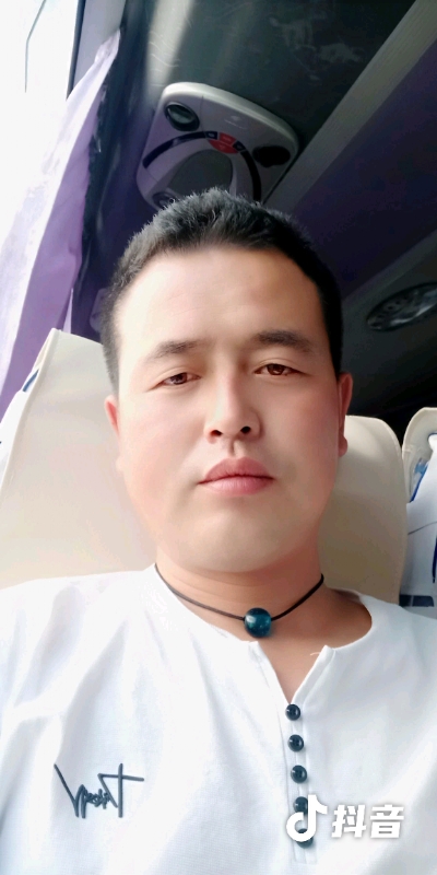 瞬间被爱上的第一张照片--廊坊相亲服务中心