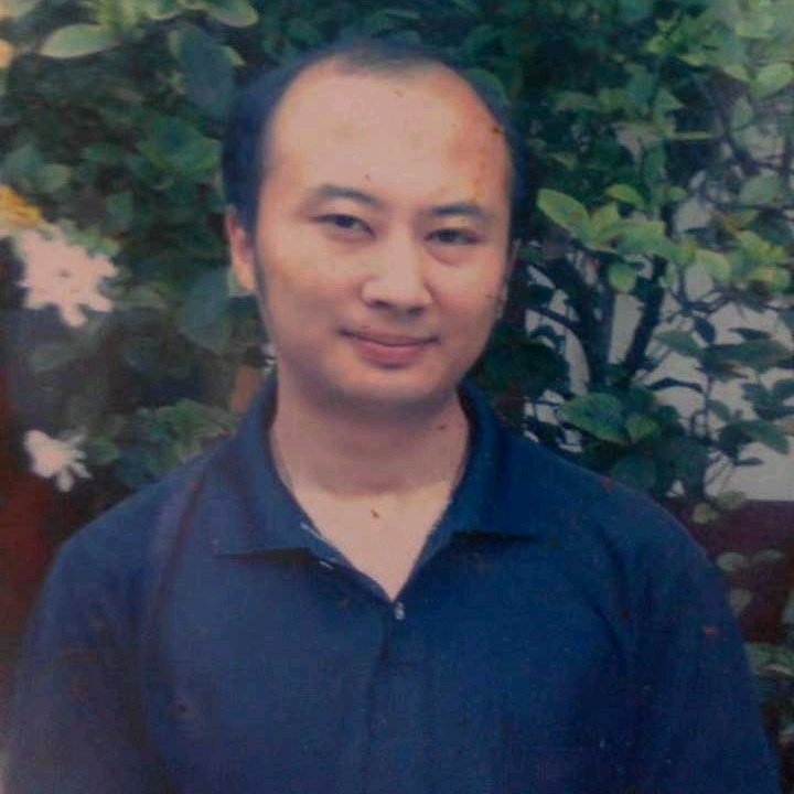 石峰里的生命的第一张照片--廊坊相亲服务中心