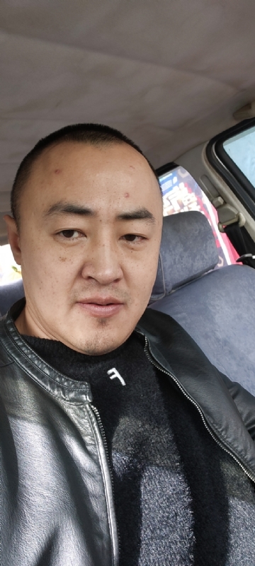 精神九哥的第一张照片--廊坊相亲服务中心