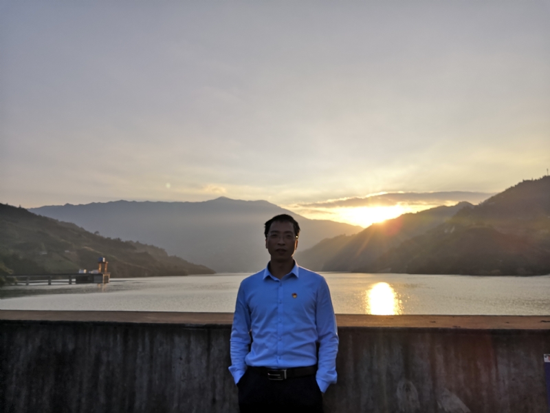 庸人自扰的第一张照片--廊坊相亲服务中心