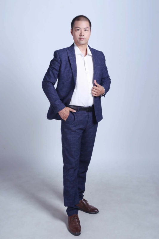 努力的青年的第一张照片--廊坊相亲服务中心