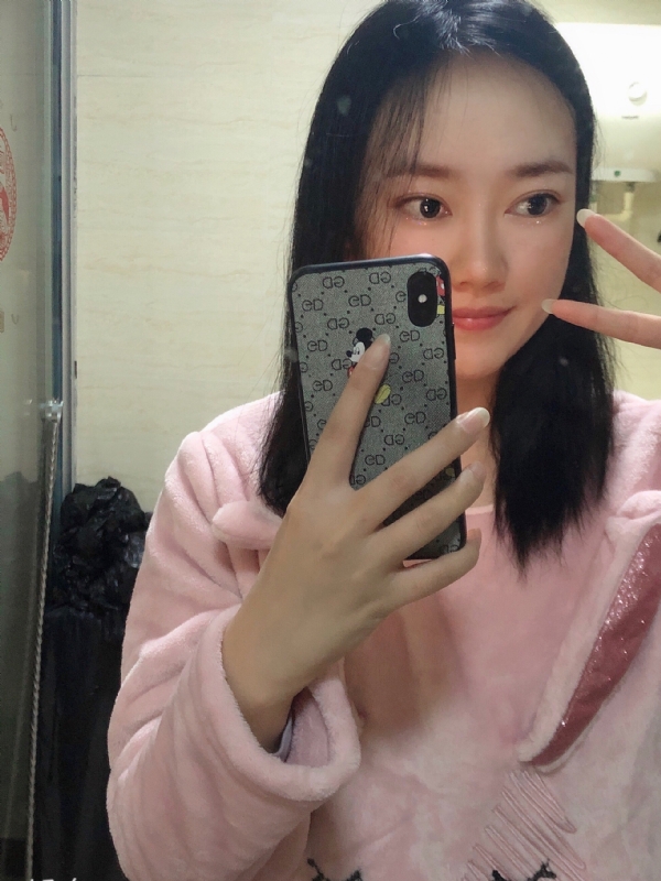 叶落知秋的第一张照片--廊坊相亲服务中心