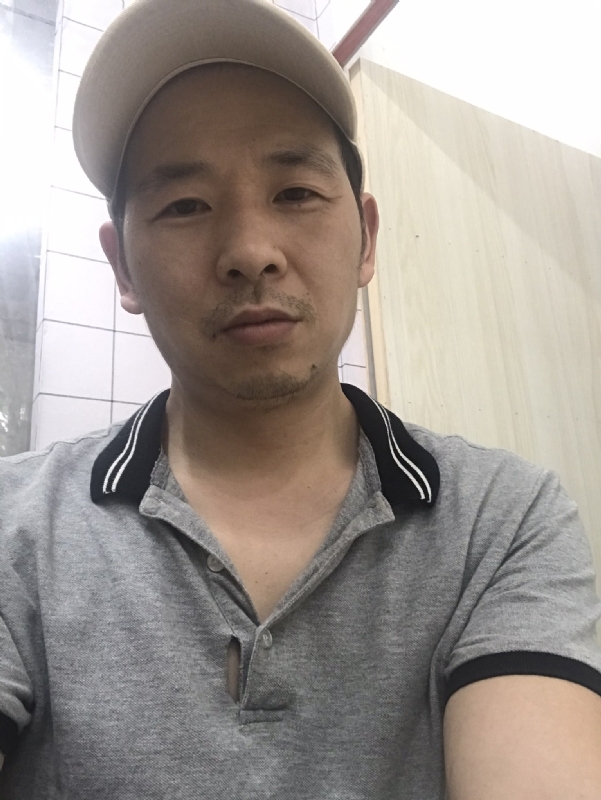 老何的第一张照片--廊坊相亲服务中心