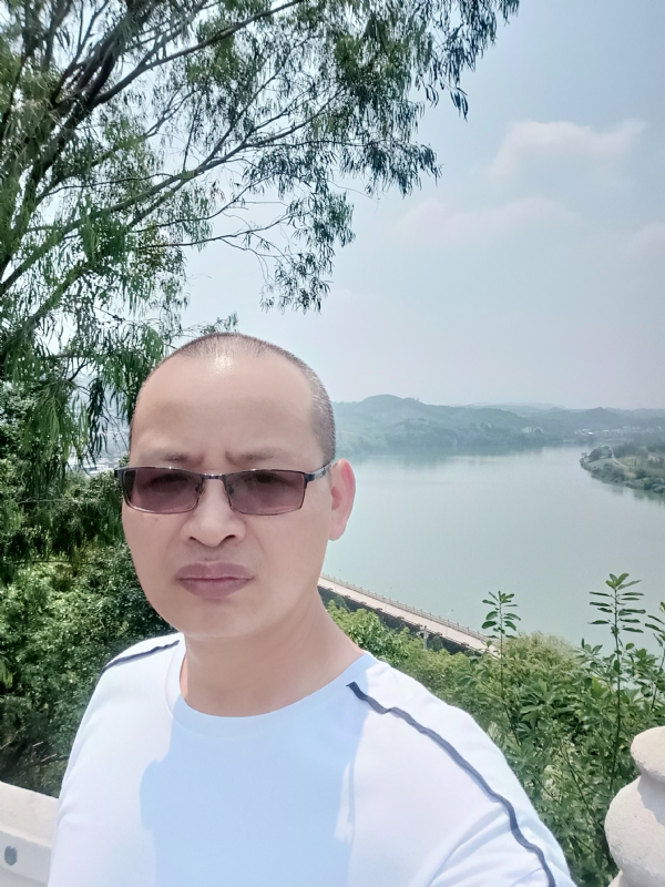 随缘随性的第一张照片--廊坊相亲服务中心