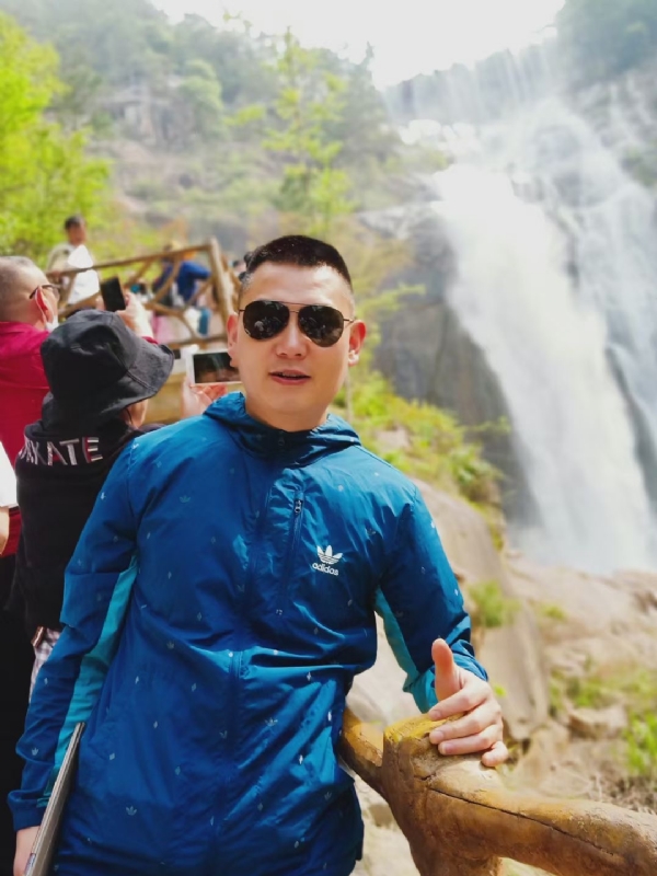 钟爱一生的第一张照片--廊坊相亲服务中心