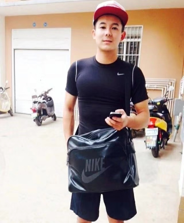 花花是只狗的第一张照片--廊坊相亲服务中心