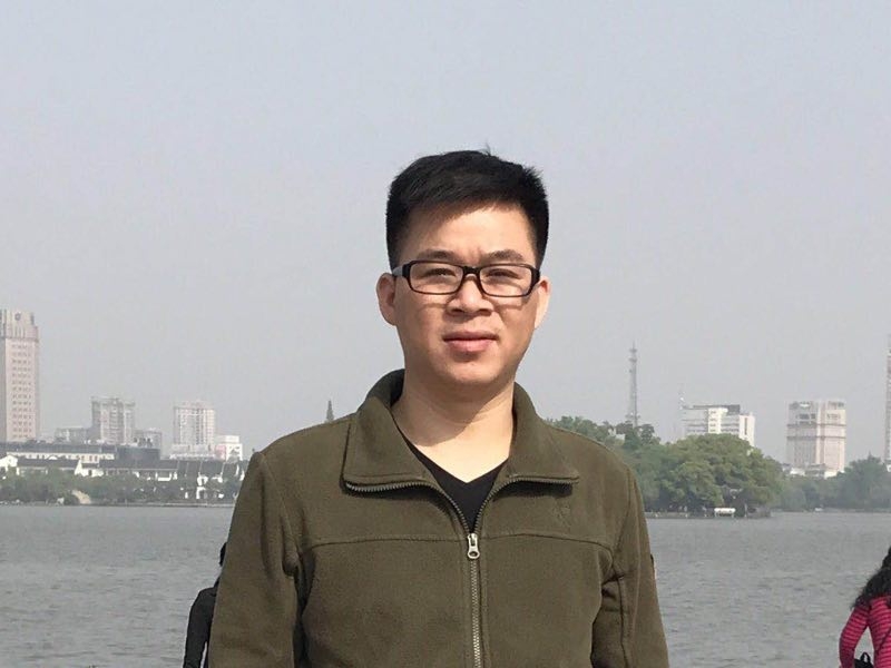 孔雀鱼的第一张照片--廊坊相亲服务中心