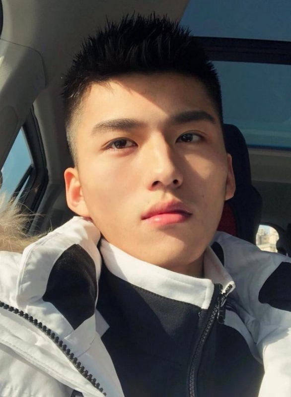 飞翔的第一张照片--廊坊相亲服务中心