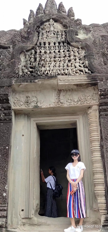 桃花与酒的第二张照片--廊坊相亲服务中心