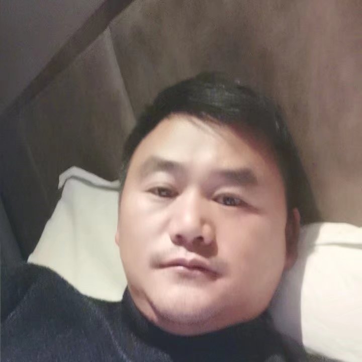 奔跑的第四张照片--廊坊相亲服务中心