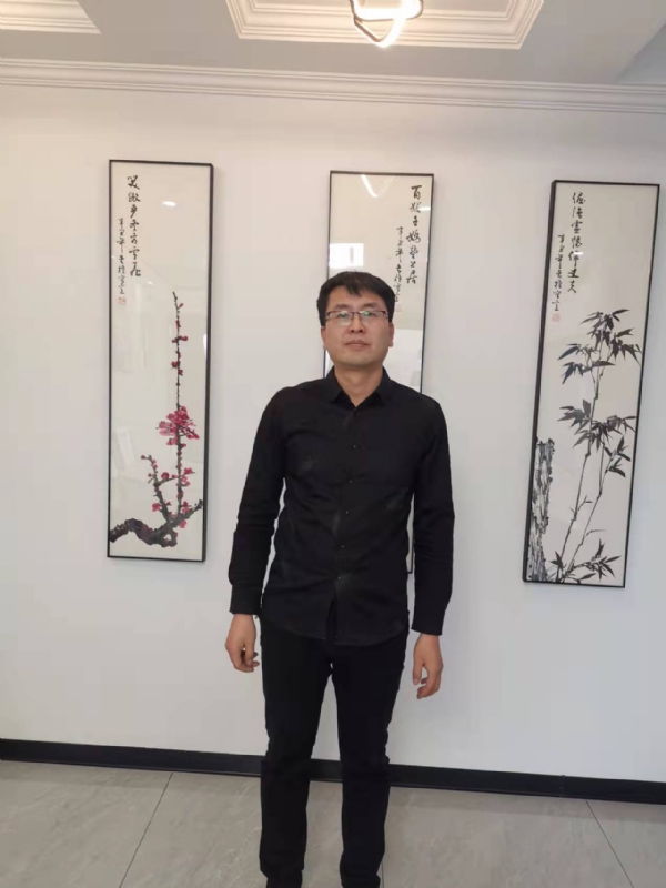 情义比天高的第一张照片--廊坊相亲服务中心