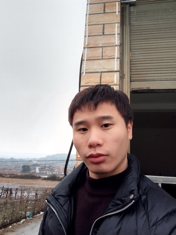 银色的羽翼的第一张照片--廊坊相亲服务中心