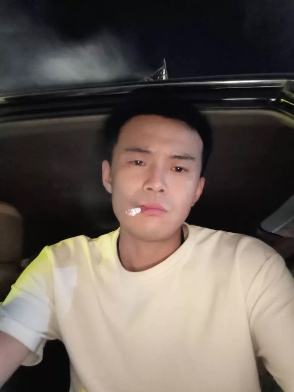 爱睡觉的土拨鼠的第一张照片--廊坊相亲服务中心