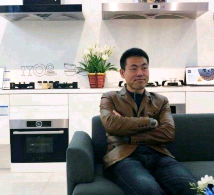 奋斗的执着的第一张照片--廊坊相亲服务中心