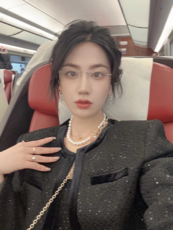 Alma的第三张照片--廊坊相亲服务中心