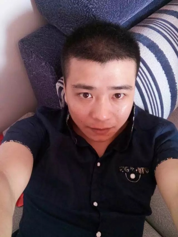 漫步的面包的第一张照片--廊坊相亲服务中心