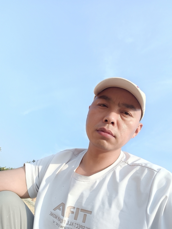 哥哥的第一张照片--廊坊相亲服务中心