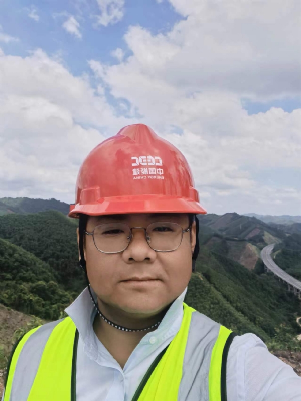 冰城小土匪的第一张照片--廊坊相亲服务中心