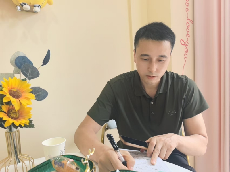 笑看一切的第二张照片--廊坊相亲服务中心