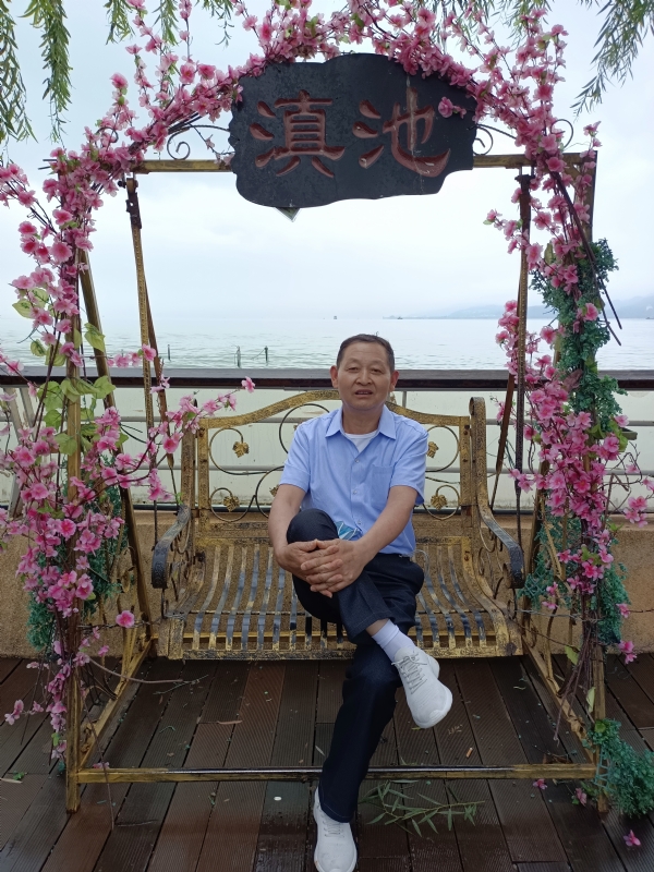 奋斗的第一张照片--廊坊相亲服务中心