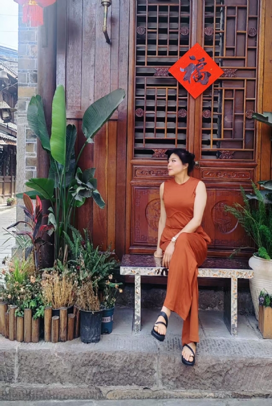 宛霞的第一张照片--廊坊相亲服务中心