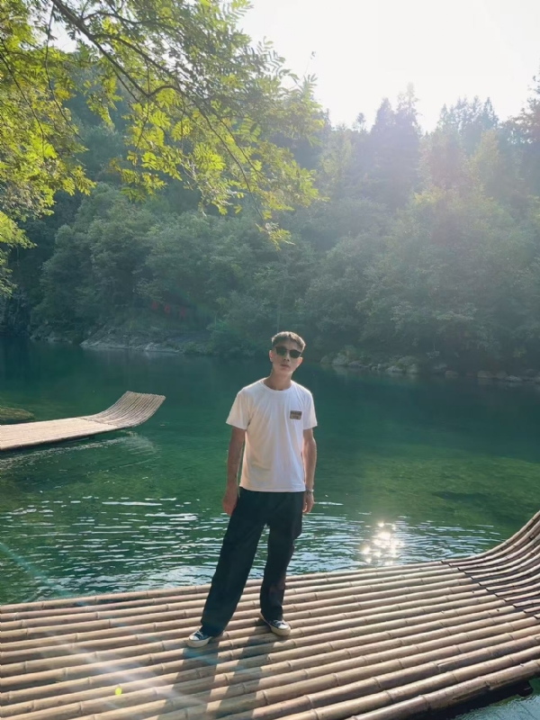 林言的第二张照片--廊坊相亲服务中心