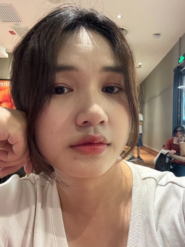 粉墨的第一张照片--廊坊相亲服务中心